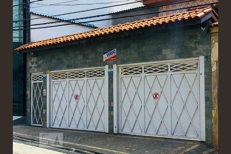 Casa à venda com 470m², 4 quartos e 7 vagasFachada