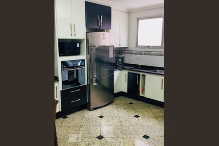 Casa à venda com 470m², 4 quartos e 7 vagasCozinha