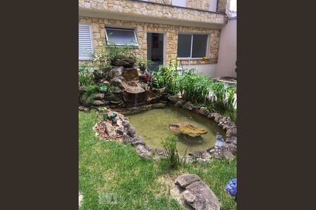 Casa à venda com 470m², 4 quartos e 7 vagasLago