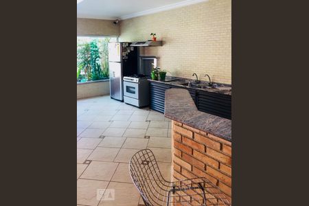 Churrasqueira de casa à venda com 4 quartos, 470m² em Vila Carrão, São Paulo