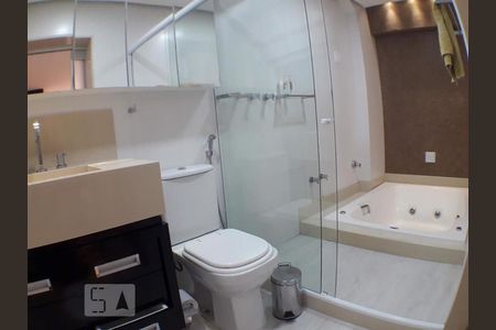 Apartamento para alugar com 107m², 3 quartos e 1 vagaBanheiro da suíte