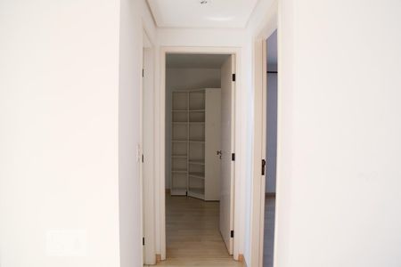 Corredor de apartamento para alugar com 2 quartos, 52m² em Vila Paulista, São Paulo
