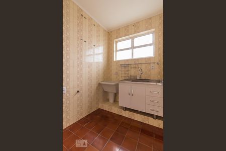 Cozinha de kitnet/studio para alugar com 1 quarto, 28m² em Passo da Areia, Porto Alegre