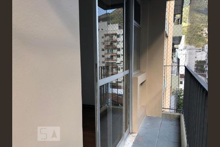 Apartamento para alugar com 85m², 2 quartos e 1 vagaVaranda