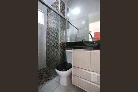 Banheiro de apartamento à venda com 2 quartos, 42m² em Vila Yolanda, Osasco
