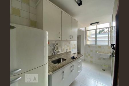 Apartamento à venda com 59m², 2 quartos e 1 vaga Apartamento à venda com 59m², 2 quartos e 1 vagaCozinha e Área de Serviço