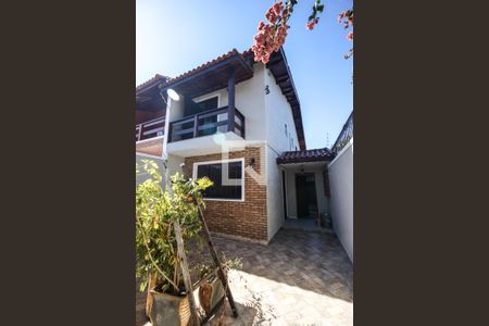 Casa à venda com 120m², 3 quartos e 2 vagas Casa à venda com 120m², 3 quartos e 2 vagasGaragem