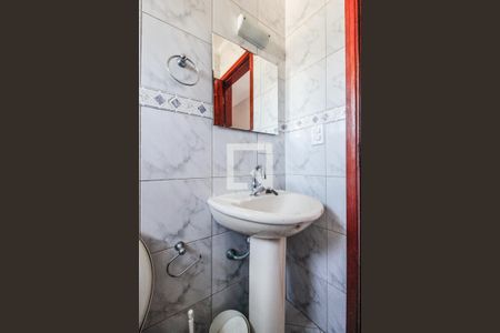 Casa à venda com 120m², 3 quartos e 2 vagas Casa à venda com 120m², 3 quartos e 2 vagasBanheiro