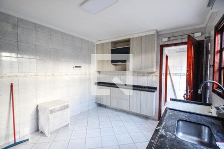Casa à venda com 120m², 3 quartos e 2 vagas Casa à venda com 120m², 3 quartos e 2 vagasCozinha