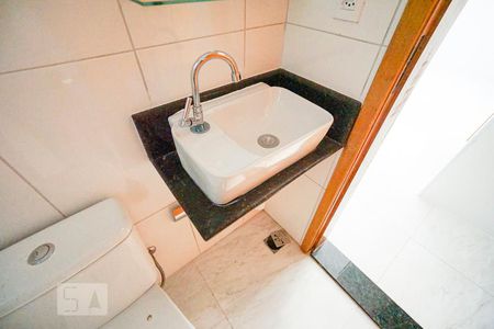 Detalhe banheiro de apartamento para alugar com 2 quartos, 45m² em Chácara Mafalda, São Paulo