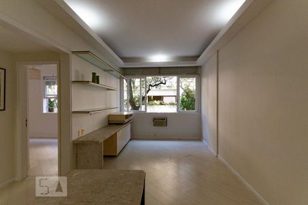 Sala de apartamento para alugar com 2 quartos, 50m² em Ipanema, Rio de Janeiro