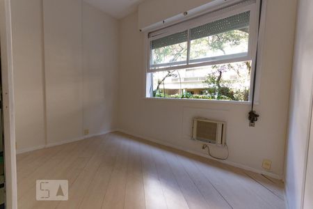 Suíte de apartamento para alugar com 2 quartos, 50m² em Ipanema, Rio de Janeiro