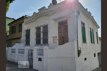 Casa para alugar com 150m², 3 quartos e 1 vaga Casa para alugar com 150m², 3 quartos e 1 vagaFachada