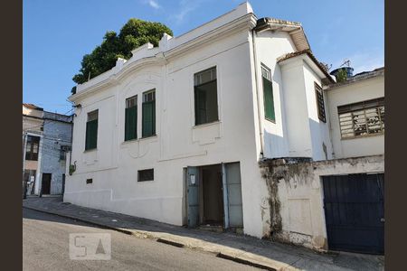 Casa para alugar com 150m², 3 quartos e 1 vaga Casa para alugar com 150m², 3 quartos e 1 vagaFachada