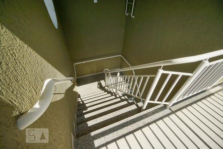 Apartamento para alugar com 35m², 1 quarto e sem vaga Apartamento para alugar com 35m², 1 quarto e sem vagaEscada