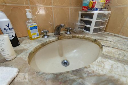 Apartamento à venda com 175m², 4 quartos e 1 vagaBanheiro - Torneira