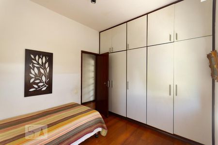 Apartamento à venda com 175m², 4 quartos e 1 vagaQuarto 2 - Armários