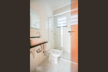 Banheiro de apartamento para alugar com 2 quartos, 45m² em Chácara Mafalda, São Paulo