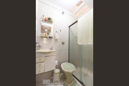 Banheiro Suíte 1 de casa à venda com 3 quartos, 230m² em Jardim Peri, São Paulo