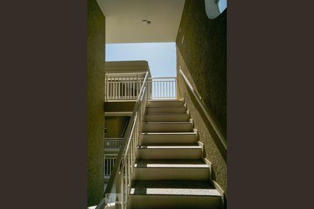 Apartamento para alugar com 35m², 1 quarto e sem vaga Apartamento para alugar com 35m², 1 quarto e sem vagaEscada