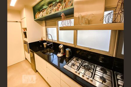 Apartamento à venda com 236m², 4 quartos e sem vagaCozinha