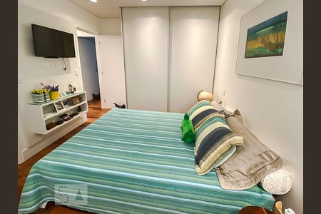Apartamento à venda com 236m², 4 quartos e sem vagaQuarto Suíte 3