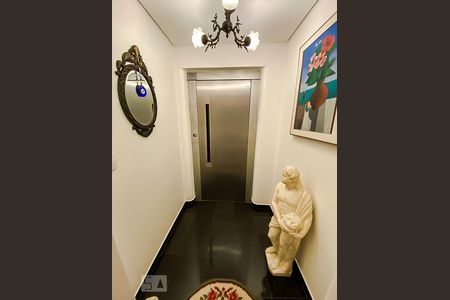 Apartamento à venda com 236m², 4 quartos e sem vagaHall de Entrada