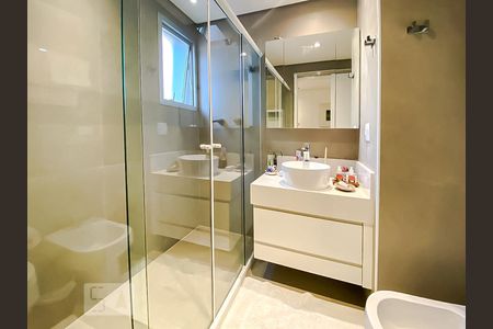 Apartamento à venda com 236m², 4 quartos e sem vagaBanheiro da Suíte 3