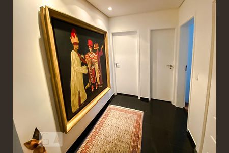 Apartamento à venda com 236m², 4 quartos e sem vagaCorredor