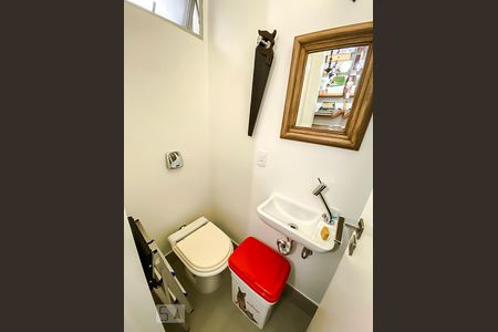 Apartamento à venda com 236m², 4 quartos e sem vagaBanheiro de Serviço