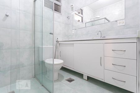 Banheiro social de apartamento à venda com 3 quartos, 150m² em Centro, Belo Horizonte