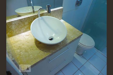 Apartamento para alugar com 65m², 3 quartos e 1 vagaBanheiro - Torneira
