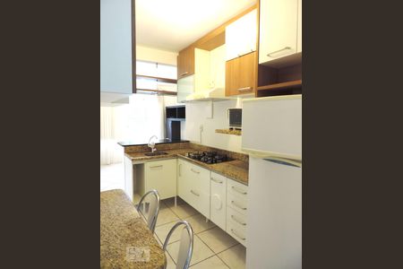 Cozinha de apartamento para alugar com 3 quartos, 65m² em Trindade, Florianópolis