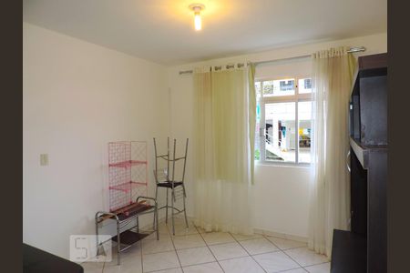 Sala de apartamento para alugar com 3 quartos, 65m² em Trindade, Florianópolis