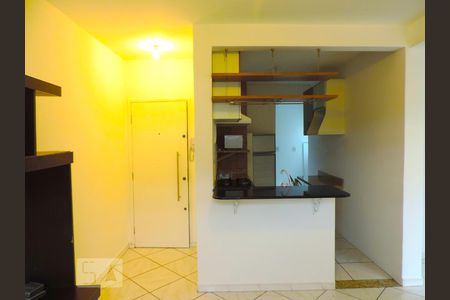 Sala de apartamento para alugar com 3 quartos, 65m² em Trindade, Florianópolis