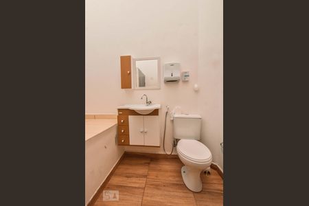 Casa à venda com 150m², 4 quartos e 1 vagaBanheiro 