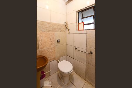 Banheiro de casa à venda com 2 quartos, 805m² em Vila Invernada, São Paulo