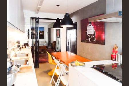 Cozinha de apartamento para alugar com 2 quartos, 150m² em Higienópolis, São Paulo