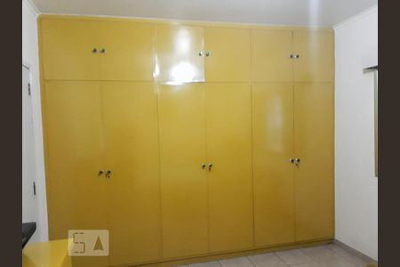 Quarto 3 de casa à venda com 3 quartos, 250m² em Vila Bertioga, São Paulo