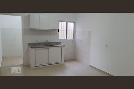 Cozinha de apartamento para alugar com 2 quartos, 50m² em Vila Leonor, São Paulo