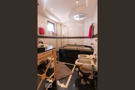 Apartamento à venda com 190m², 3 quartos e 3 vagasBanheiro da Suíte 3