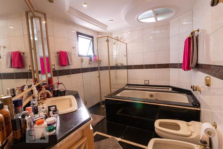 Apartamento à venda com 190m², 3 quartos e 3 vagasBanheiro da Suíte 3