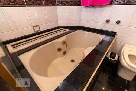 Apartamento à venda com 190m², 3 quartos e 3 vagasBanheiro da Suíte 3