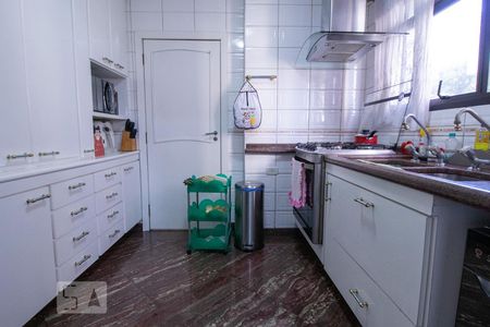Apartamento à venda com 190m², 3 quartos e 3 vagasCozinha