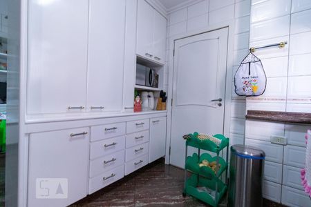 Apartamento à venda com 190m², 3 quartos e 3 vagasCozinha - Armários