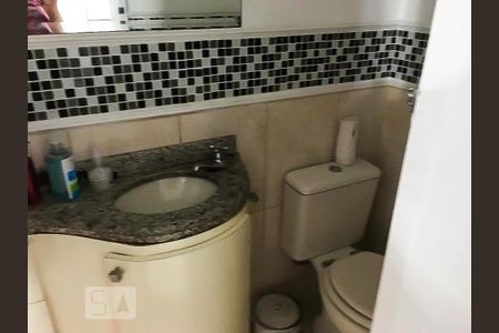 Banheiro de casa para alugar com 3 quartos, 138m² em Chácara Mafalda, São Paulo