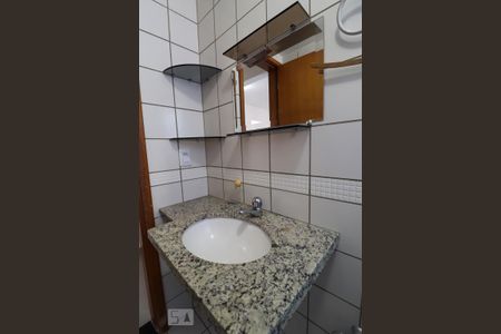 Apartamento para alugar com 85m², 3 quartos e 1 vaga Apartamento para alugar com 85m², 3 quartos e 1 vagaBanheiro social