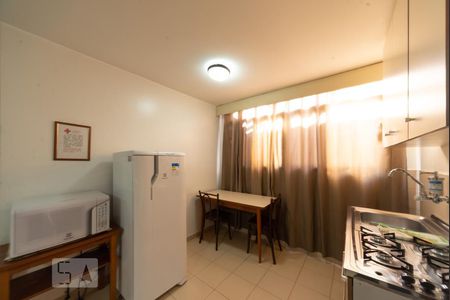 Cozinha/Armários de kitnet/studio para alugar com 1 quarto, 38m² em Asa Norte, Brasília