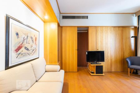 Sala de kitnet/studio para alugar com 1 quarto, 46m² em Jardim Europa, São Paulo