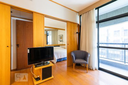 Sala de kitnet/studio para alugar com 1 quarto, 46m² em Jardim Europa, São Paulo